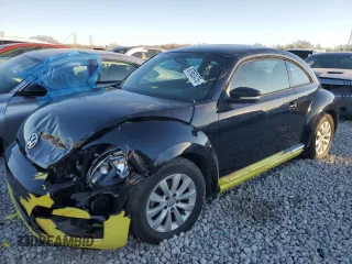 2019 Volkswagen Beetle S with VIN 3VWFD7ATXKM708348, listed as a Copart auction lot 87952475 with 82,128 mi miles and Salvage Title. Bid and sale history available at carsss.com. Image 1.