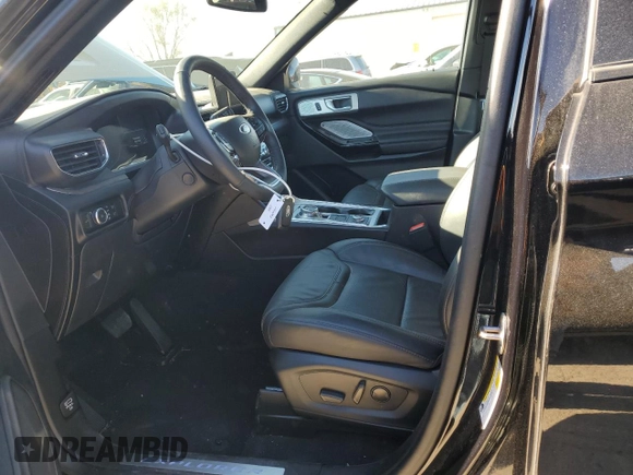 2024 Ford Explorer Platinum with VIN 1FM5K8HC8RGA40565, listed as a Copart auction lot 82205404 with 6,076 mi miles and Salvage Title. Bid and sale history available at carsss.com. Image 7.