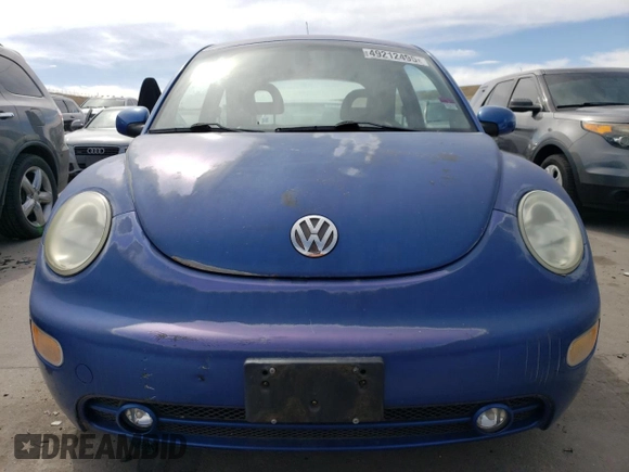 2001 Volkswagen Beetle GLS с VIN 3VWCB21C11M435990, выставлен на аукционе Copart как лот 49212495 с пробегом 60 090 миль миль и Чистый • Clean title. История ставок и продаж доступна на DreamBid. Изображение 5.