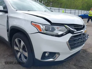 2018 Chevrolet Traverse LT z VIN 1GNEVHKW4JJ275817, wystawiony jako IAAI lot #42179473 z przebiegiem 81 595 mil mil oraz . Historia ofert i sprzedaży dostępna na DreamBid. Obrazek 18.