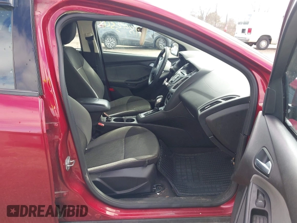 2014 Ford Focus SE with VIN 1FADP3F27EL403007, listed as a IAAI auction lot 41893547 with 95,864 mi miles. Bid and sale history available at carsss.com. Image 5.
