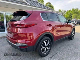 2021 Kia Sportage LX z VIN KNDPMCAC0M7906613, wystawiony jako Copart lot #59042605 z przebiegiem 183 811 mil mil oraz Czysty tytuł • Clean title. Historia ofert i sprzedaży dostępna na DreamBid. Obrazek 4.