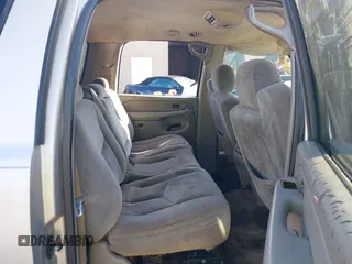 2004 Chevrolet Suburban LT with VIN 1GNEC16T84R125633, listed as a IAAI auction lot 42564242 with 328,946 mi miles and . Bid and sale history available at DreamBid. Image 8.