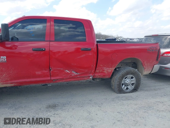 2017 Ram 2500 Tradesman z VIN 3C6UR5CJ0HG693742, wystawiony jako IAAI lot #41802810 z przebiegiem 112 288 mil mil oraz . Historia ofert i sprzedaży dostępna na DreamBid. Obrazek 6.