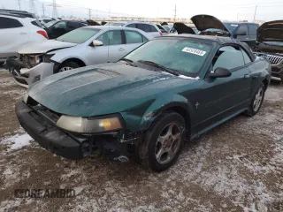 2002 Ford Mustang Deluxe z VIN 1FAFP44432F214108, wystawiony jako Copart lot #42328465 z przebiegiem 153 154 mil mil oraz Szkoda całkowita • Salvage title. Historia ofert i sprzedaży dostępna na DreamBid. Obrazek 1.