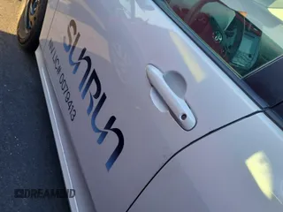 2019 Toyota Prius L Eco z VIN JTDKARFU0K3071589, wystawiony jako IAAI lot #42497984 z przebiegiem 54 762 mil mil oraz . Historia ofert i sprzedaży dostępna na DreamBid. Obrazek 15.