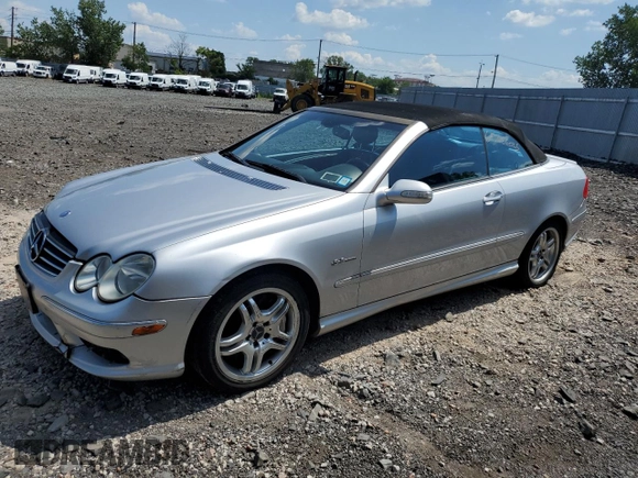 2004 Mercedes-Benz CLK 55 AMG with VIN WDBTK76G14T011421, listed as a Copart auction lot 65686025 with 135,399 mi miles and Salvage title. Bid and sale history available at DreamBid. Image 1.