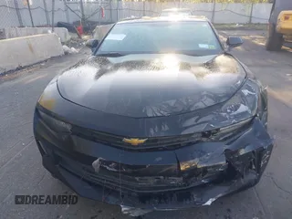 2018 Chevrolet Camaro 1LT z VIN 1G1FB1RX1J0110205, wystawiony jako IAAI lot #39373056 z przebiegiem 48 224 mil mil oraz . Historia ofert i sprzedaży dostępna na DreamBid. Obrazek 12.