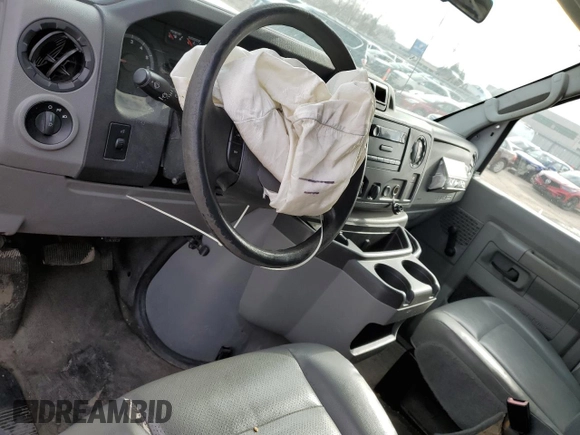 2014 Ford Econoline Passenger XL z VIN 1FBNE3BL1EDB20488, wystawiony jako Copart lot #43777575 z przebiegiem 72 101 mil mil oraz Szkody całkowita. Historia ofert i sprzedaży dostępna na DreamBid. Obrazek 8.