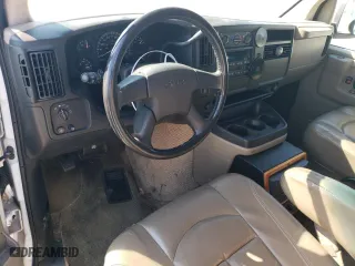 2003 GMC Savana Cargo Van YF7 Upfitter with VIN 1GDFH15T031206554, listed as a Copart auction lot 77584554 with 251,783 mi miles and Salvage Title. Bid and sale history available at carsss.com. Image 8.