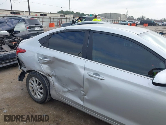 2020 Hyundai Accent SE with VIN 3KPC24A63LE126821, listed as a IAAI auction lot 41555407 with 33,639 mi miles. Bid and sale history available at carsss.com. Image 6.
