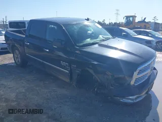 2016 Ram 1500 Big Horn z VIN 3C6RR7LT9GG262964, wystawiony jako IAAI lot #41963402 z przebiegiem 202 081 mil mil oraz . Historia ofert i sprzedaży dostępna na DreamBid. Obrazek 1.