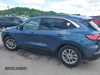 2020 Ford Escape SE z VIN 1FMCU0G64LUC77514, wystawiony jako IAAI lot #42198831 z przebiegiem 39 250 mil mil oraz . Historia ofert i sprzedaży dostępna na DreamBid. Obrazek 15.
