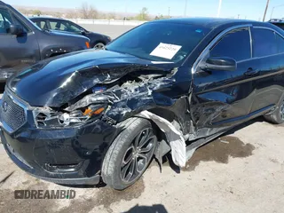 2016 Ford Taurus SHO z VIN 1FAHP2KTXGG153963, wystawiony jako IAAI lot #41825220 z przebiegiem Nie podano mil oraz . Historia ofert i sprzedaży dostępna na DreamBid. Obrazek 6.