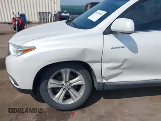 2012 Toyota Highlander Limited with VIN 5TDDK3EH9CS105634, listed as a IAAI auction lot 40194096 with 165,248 mi miles. Bid and sale history available at carsss.com. Image 6.