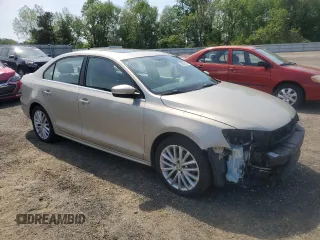 2015 Volkswagen Jetta SE с VIN 3VWD07AJ3FM221970, выставлен на аукционе Copart как лот 54586255 с пробегом 144 727 миль миль и Списание • Salvage title. История ставок и продаж доступна на DreamBid. Изображение 4.