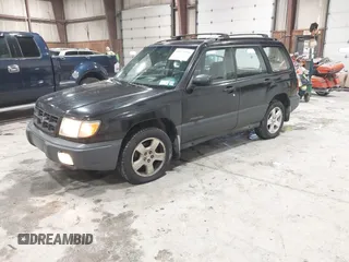 1998 Subaru Forester L with VIN JF1SF6353WH776091, listed as a IAAI auction lot 41573799 with 170,851 mi miles. Bid and sale history available at carsss.com. Image 2.