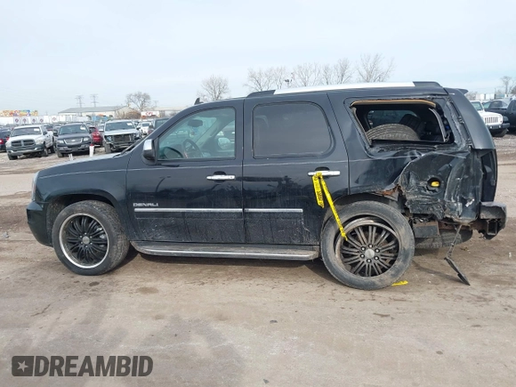2010 GMC Yukon Denali with VIN 1GKUCEEF0AR181315, listed as a IAAI auction lot 41464181 with 186,005 mi miles. Bid and sale history available at carsss.com. Image 14.