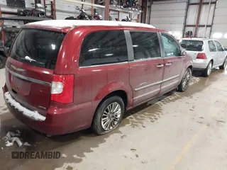 2011 Chrysler Town & Country Limited with VIN 2A4RR6DG6BR610723, listed as a IAAI auction lot 41618665 with 165,993 mi miles. Bid and sale history available at carsss.com. Image 4.