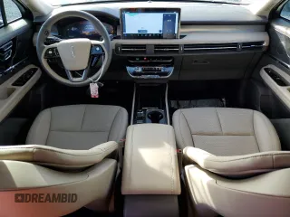 2024 Lincoln Corsair Premiere z VIN 5LMCJ1CA3RUL16513, wystawiony jako Copart lot #77210264 z przebiegiem 2 675 mil mil oraz Nie do naprawy • Non repairable. Historia ofert i sprzedaży dostępna na DreamBid. Obrazek 8.