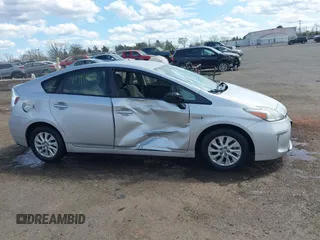 2013 Toyota Prius with VIN JTDKN3DP2D3032147, listed as a IAAI auction lot 41915296 with 207,920 mi miles and . Bid and sale history available at DreamBid. Image 14.