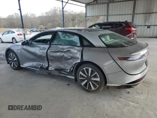 2022 Lucid Air Grand Touring z VIN 50EA1GBA1NA003034, wystawiony jako Copart lot #48893755 z przebiegiem Nie podano mil oraz Szkody całkowita. Historia ofert i sprzedaży dostępna na DreamBid. Obrazek 2.