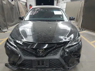 2020 Toyota Camry SE z VIN 4T1G11AK7LU302329, wystawiony jako IAAI lot #42148649 z przebiegiem 46 053 mil mil oraz . Historia ofert i sprzedaży dostępna na DreamBid. Obrazek 12.