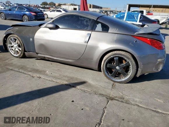 2007 Nissan 350Z Enthusiast z VIN JN1BZ34D47M504571, wystawiony jako Copart lot #45750695 z przebiegiem Nie podano mil oraz Czysty tytuł • Clean title. Historia ofert i sprzedaży dostępna na DreamBid. Obrazek 2.