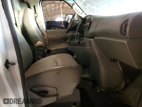 2008 Ford Econoline Cargo Commercial z VIN 1FTSE34L78DA38670, wystawiony jako Copart lot #86403624 z przebiegiem 245 587 mil mil oraz Szkoda całkowita • Salvage title. Historia ofert i sprzedaży dostępna na DreamBid. Obrazek 10.
