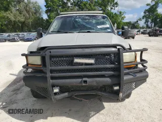 2001 Ford Super Duty F-250 XL with VIN 1FTNX21F11ED21923, listed as a Copart auction lot 51254845 with 271,252 mi miles and Salvage Title. Bid and sale history available at carsss.com. Image 5.