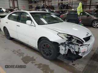 2003 Lexus ES with VIN JTHBF30G036003423, listed as a IAAI auction lot 42201781 with 238,105 mi miles. Bid and sale history available at carsss.com. Image 1.