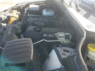 2017 Jeep Grand Cherokee SRT z VIN 1C4RJFDJ6HC754640, wystawiony jako IAAI lot #40944008 z przebiegiem 93 412 mil mil oraz . Historia ofert i sprzedaży dostępna na DreamBid. Obrazek 21.