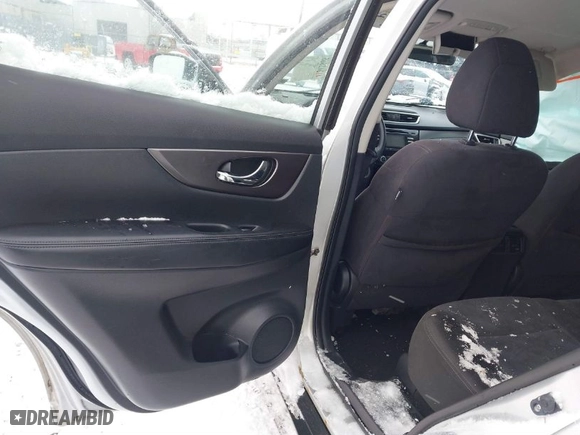 2015 Nissan Rogue S with VIN KNMAT2MV6FP549554, listed as a IAAI auction lot 41262865 with 123,539 mi miles. Bid and sale history available at carsss.com. Image 8.