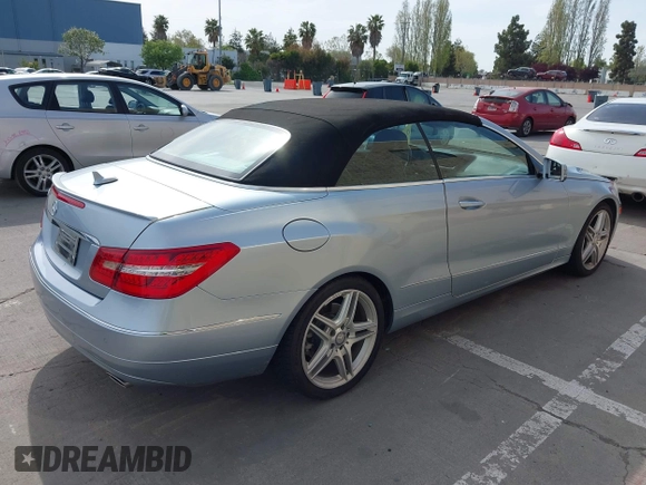 2013 Mercedes-Benz E 350 with VIN WDDKK5KF4DF200471, listed as a IAAI auction lot 42046633 with 76,116 mi miles and . Bid and sale history available at DreamBid. Image 4.