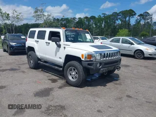 2007 Hummer H3 SUV with VIN 5GTDN13E878157795, listed as a IAAI auction lot 42131431 with 181,916 mi miles. Bid and sale history available at carsss.com. Image 1.