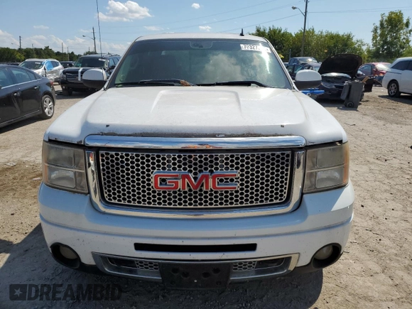 2007 GMC Sierra Denali z VIN 2GTEK638871658295, wystawiony jako Copart lot #70327344 z przebiegiem 179 080 mil mil oraz Szkody całkowita. Historia ofert i sprzedaży dostępna na DreamBid. Obrazek 5.