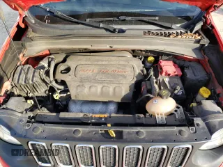 2018 Jeep Renegade Latitude z VIN ZACCJABBXJPH46742, wystawiony jako Copart lot #52825265 z przebiegiem 122 055 mil mil oraz Szkoda całkowita • Salvage title. Historia ofert i sprzedaży dostępna na DreamBid. Obrazek 12.