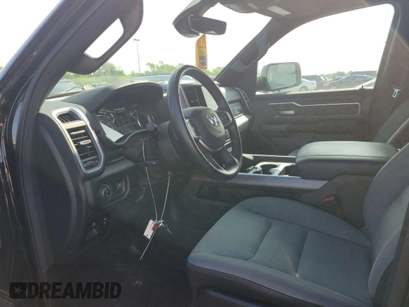 2022 Ram 1500 Big Horn z VIN 1C6RRFFG3NN179043, wystawiony jako IAAI lot #42566379 z przebiegiem 90 922 mil mil oraz . Historia ofert i sprzedaży dostępna na DreamBid. Obrazek 19.