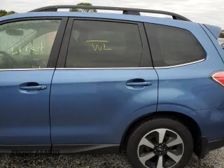 2017 Subaru Forester Limited with VIN JF2SJALC1HH805683, listed as a Copart auction lot 62184012 with 0 mi miles. Bid and sale history available at carsss.com. Image 9.