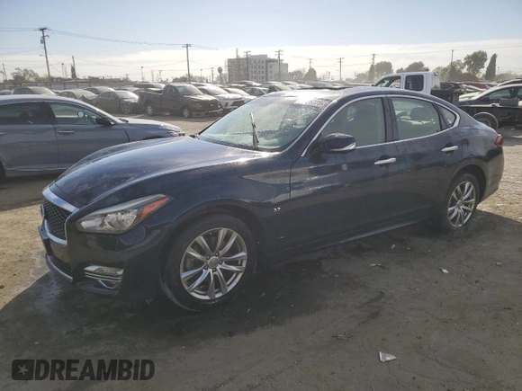 2015 Infiniti Q70 z VIN JN1BY1AP6FM541710, wystawiony jako Copart lot #47126225 z przebiegiem 57 304 mil mil oraz Szkoda całkowita • Salvage title. Historia ofert i sprzedaży dostępna na DreamBid. Obrazek 1.
