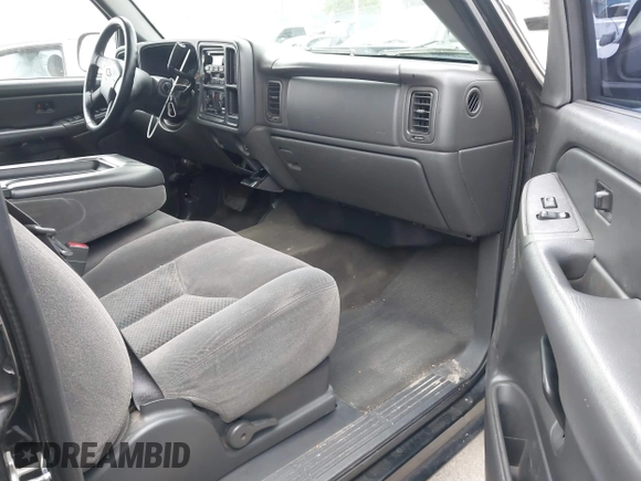 2006 Chevrolet Silverado 1500 LT1 with VIN 2GCEC13T961184876, listed as a IAAI auction lot 42174117 with 205,599 mi miles. Bid and sale history available at carsss.com. Image 5.