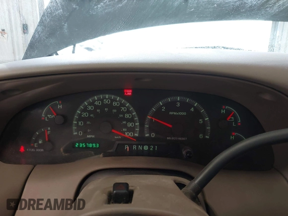 2001 Ford Expedition Eddie Bauer with VIN 1FMPU18L81LB14153, listed as a IAAI auction lot 42348363 with 235,789 mi miles and . Bid and sale history available at DreamBid. Image 7.