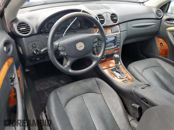 2005 Mercedes-Benz CLK 500 z VIN WDBTK75G75T041381, wystawiony jako Copart lot #63317915 z przebiegiem 85 750 mil mil oraz Szkoda całkowita • Salvage title. Historia ofert i sprzedaży dostępna na DreamBid. Obrazek 8.
