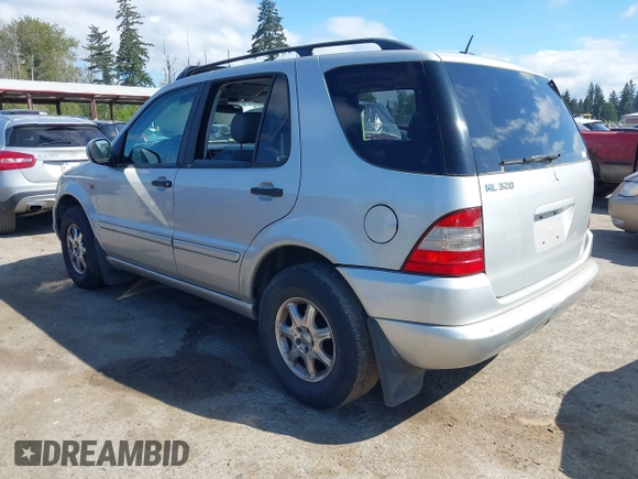 2000 Mercedes-Benz M-Class with VIN 4JGAB54E7YA146298, listed as a IAAI auction lot 42146029 with 1 mi miles. Bid and sale history available at carsss.com. Image 3.