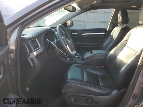 2016 Toyota Highlander XLE z VIN 5TDJKRFH0GS500635, wystawiony jako Copart lot #73833634 z przebiegiem 108 884 mil mil oraz Czysty tytuł • Clean title. Historia ofert i sprzedaży dostępna na DreamBid. Obrazek 7.