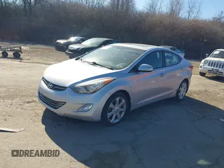 2013 Hyundai Elantra GLS z VIN KMHDH4AE5DU494992, wystawiony jako IAAI lot #41698877 z przebiegiem 56 324 mil mil oraz . Historia ofert i sprzedaży dostępna na DreamBid. Obrazek 17.