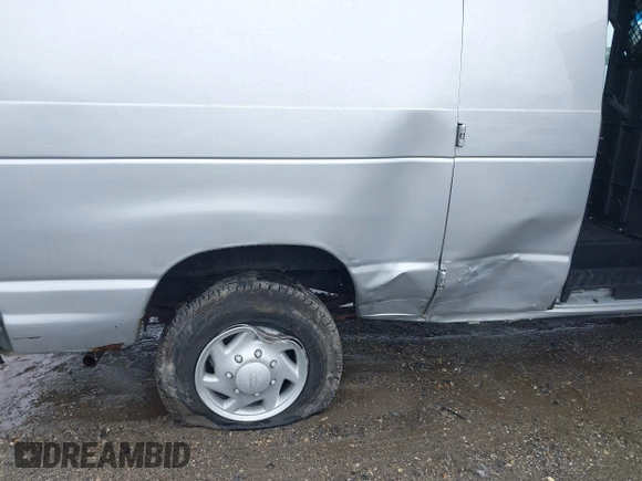 2008 Ford Econoline Cargo Commercial z VIN 1FTNE14W08DA28087, wystawiony jako IAAI lot #42365041 z przebiegiem 135 182 mil mil oraz . Historia ofert i sprzedaży dostępna na DreamBid. Obrazek 6.