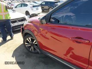 2019 Nissan Kicks SV z VIN 3N1CP5CU5KL499178, wystawiony jako IAAI lot #42316941 z przebiegiem 125 647 mil mil oraz . Historia ofert i sprzedaży dostępna na DreamBid. Obrazek 6.