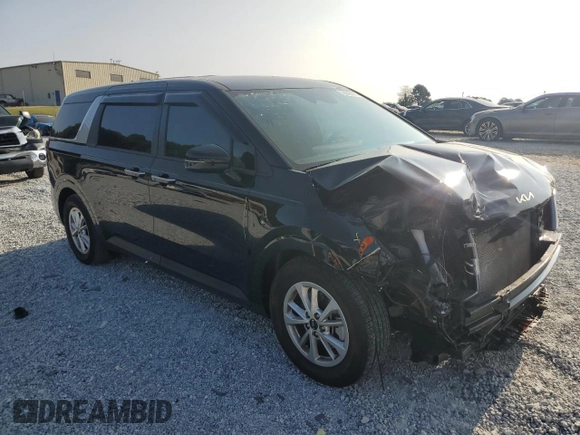 2024 Kia Carnival LX with VIN KNDNB4H38R6304516, listed as a Copart auction lot 70645824 with 26,939 mi miles and Salvage Title. Bid and sale history available at carsss.com. Image 4.