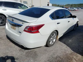 2013 Nissan Altima 2.5 S with VIN 1N4AL3AP8DC150330, listed as a IAAI auction lot 41863733 with 276,286 mi miles. Bid and sale history available at carsss.com. Image 4.